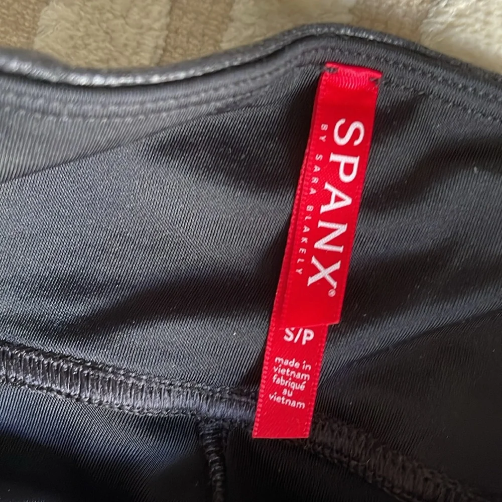SPANX LEATHER LOOK LEGGINGS